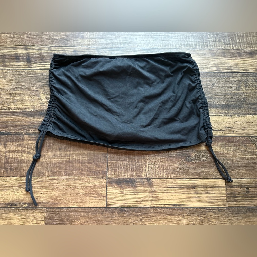 Liz Claiborne Women’s Black Scrunch Side Swim Skirt With Built in bottoms Size 8